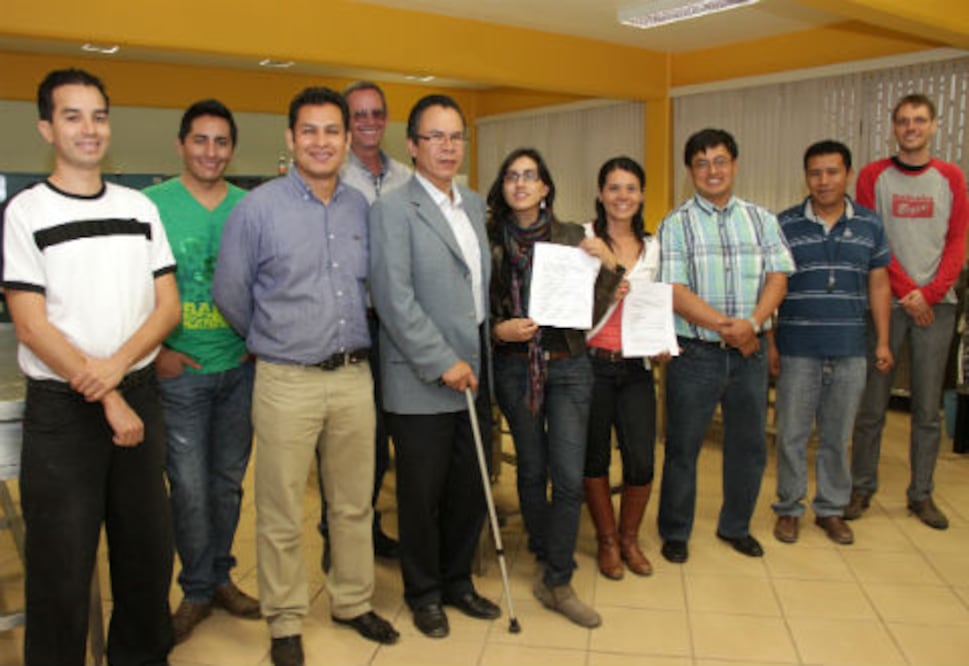 Donan invernaderos a la UAQ