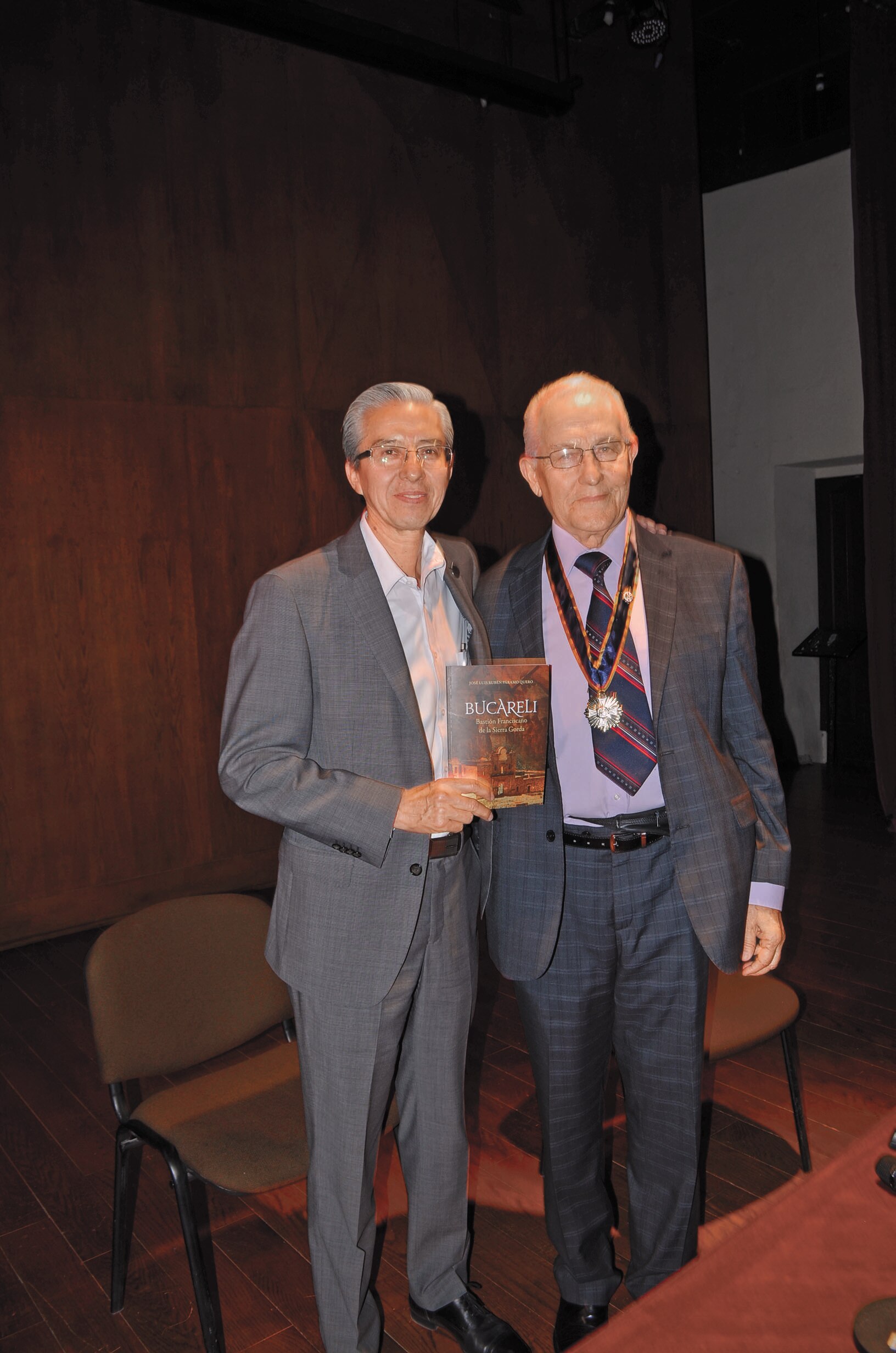 Presentan libro sobre Bucareli