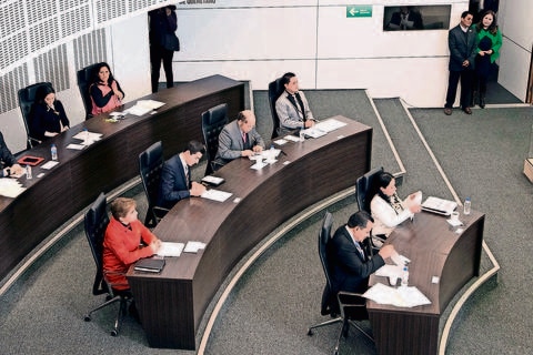 Iniciativa sobre fuero confronta al PRI y al PAN