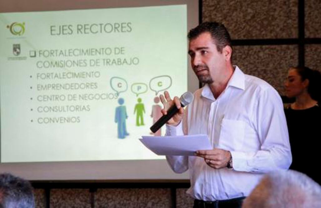 Recibe Oscar Hale respaldo de ingenieros