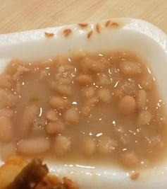 Video. Hallan gusanos en comida de Hospital General de Querétaro