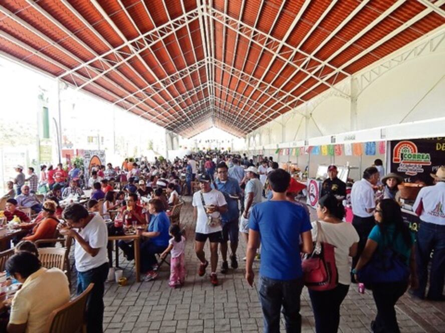 Inicia Feria de carnitas en SRJ