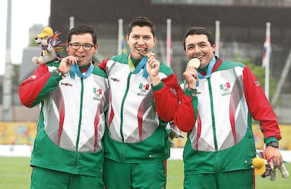 Con puntería de oro y plata