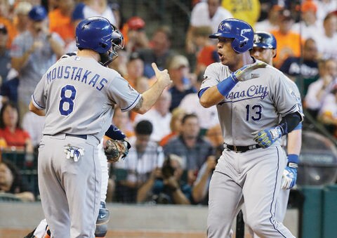 Kansas City iguala serie con Houston