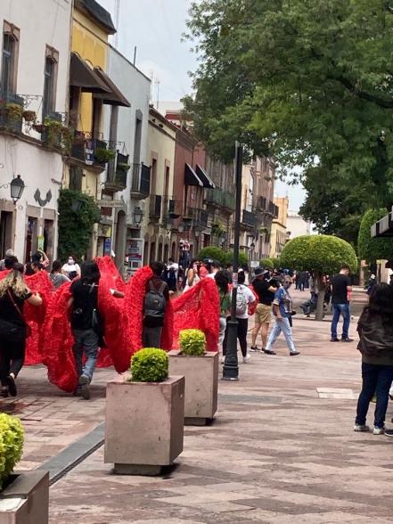 Invitan a tejer, la Mancha Roja seguirá creciendo