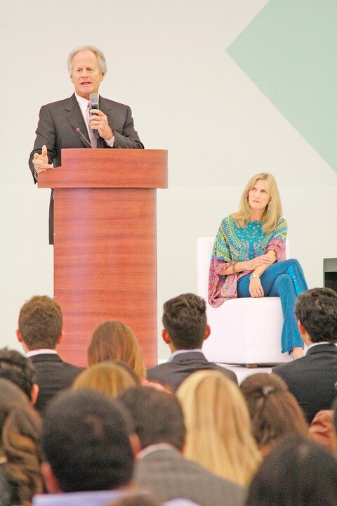 Piden congruencia y valentía a jóvenes