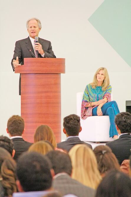 Piden congruencia y valentía a jóvenes