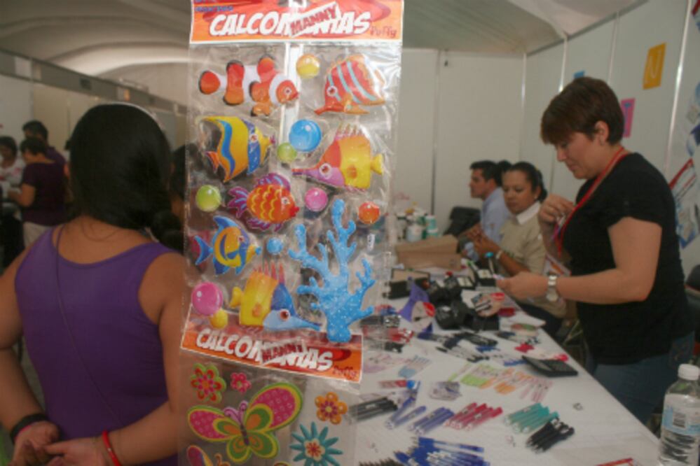 Apoyan bolsillo con feria de vuelta a clases