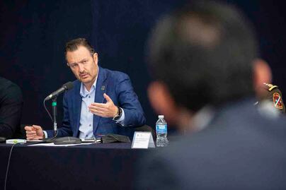 Gobernador emprende gira en busca de inversiones