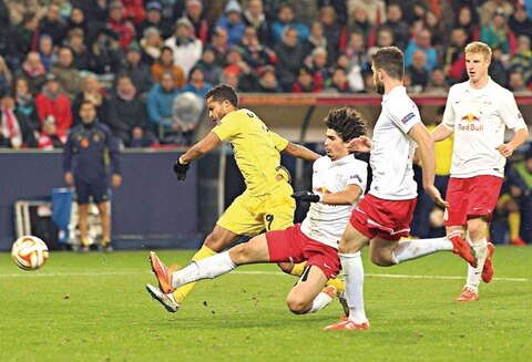 Dos Santos lucen en Europa