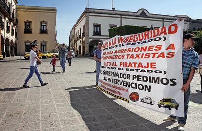Demandan taxistas freno a inseguridad 