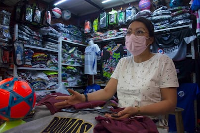 En suspenso, venta de uniformes escolares