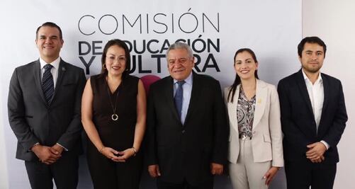 Elsa Méndez se compromete con la educación de los queretanos