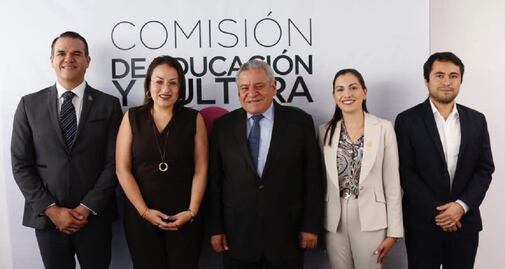 Elsa Méndez se compromete con la educación de los queretanos