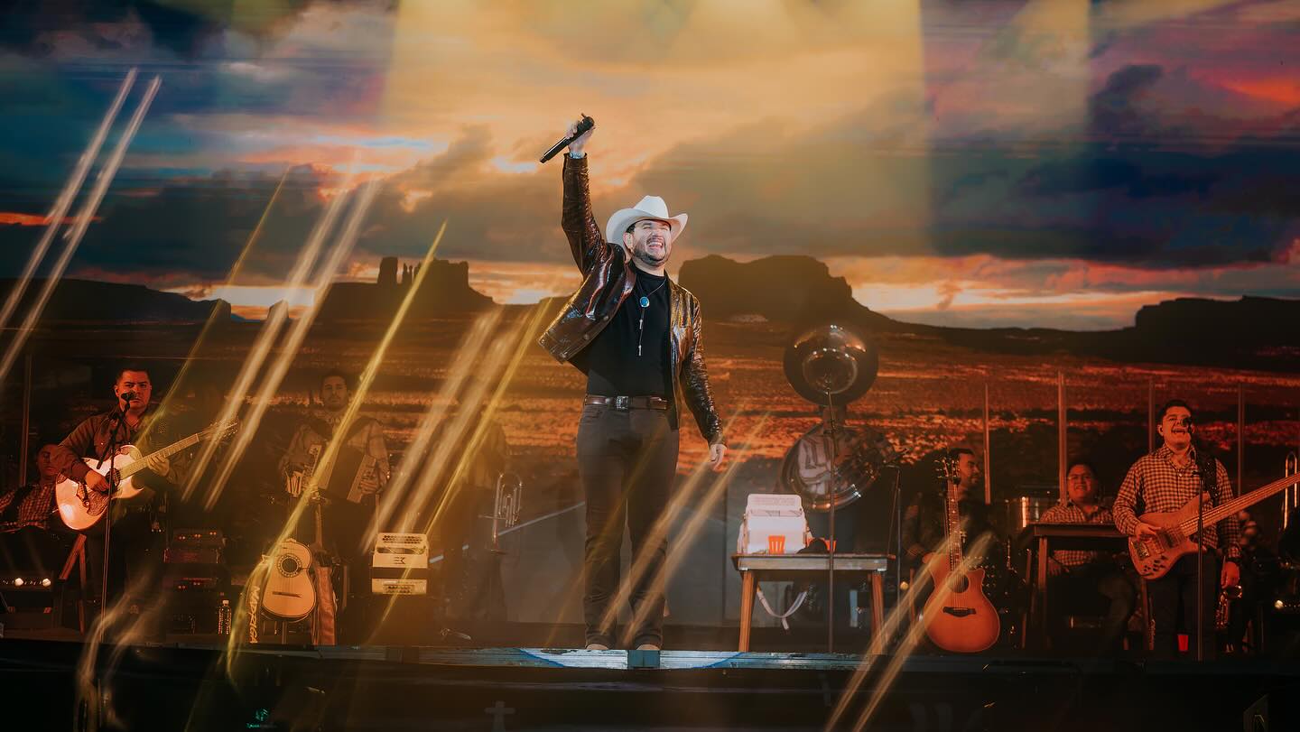 Edén Muñoz será sancionado por alterar el repertorio durante su concierto en Querétaro