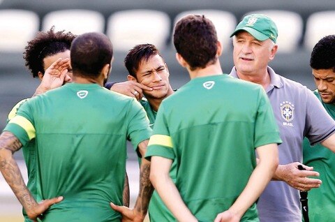 Scolari quiere "pegarle a México”