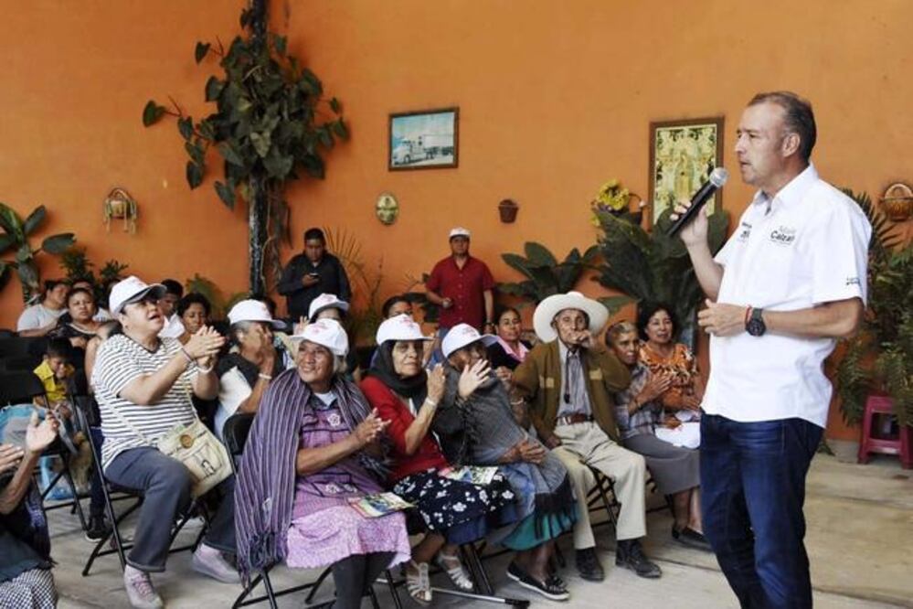 Durante su visita a la comunidad presentó sus propuestas en materia de impulso a la educación. Foto: Especial