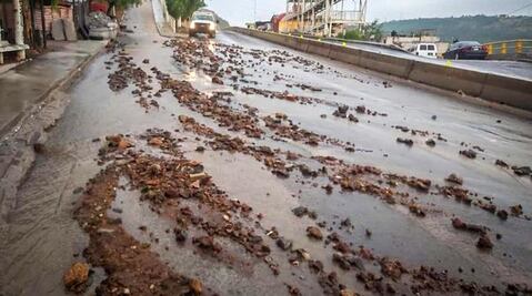 Por la lluvia, se registra deslave en la carretera 200 