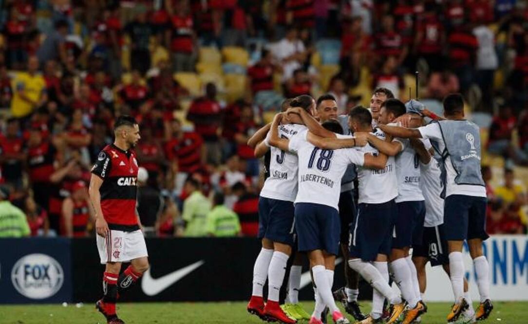 AP. El equipo de Independiente festejando la victoria