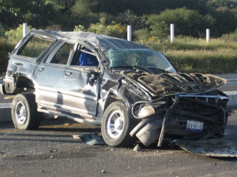 Mueren dos en accidente