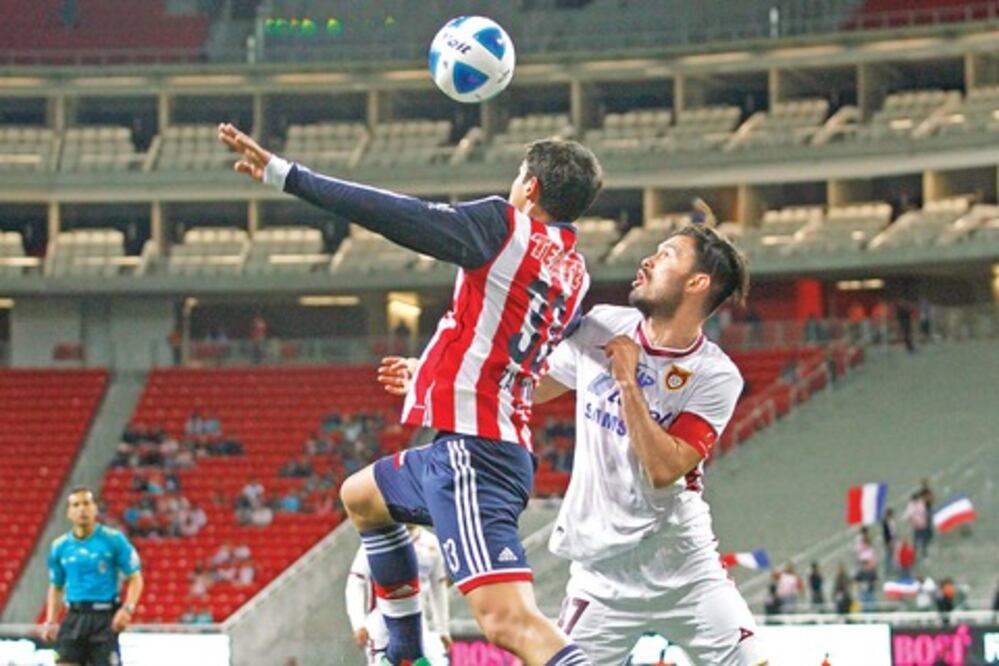 Chivas se hunde también en la Copa