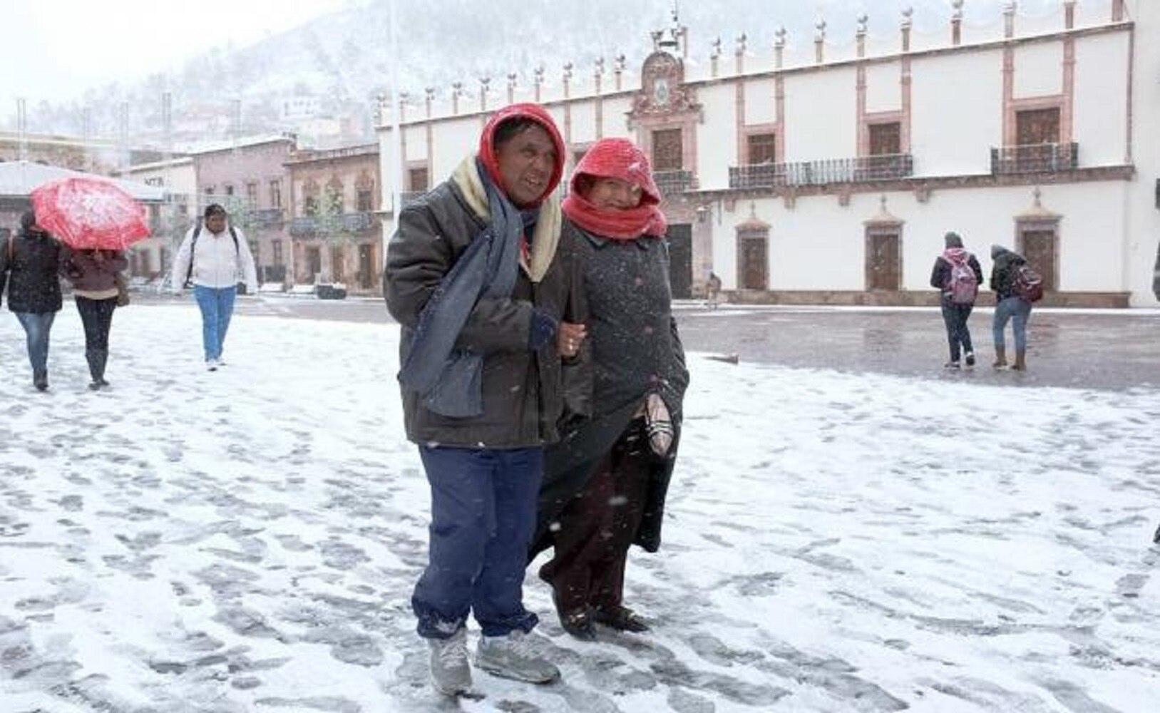 Prevén caída de nieve y heladas en algunos estados del país
