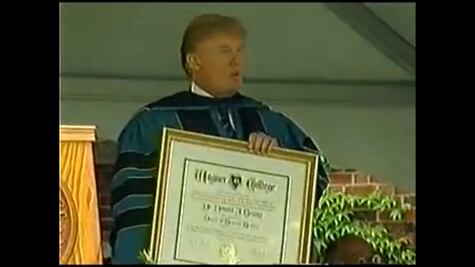 “Si hay un muro de concreto frente a ti, ve a través de él”, decía Trump en 2004