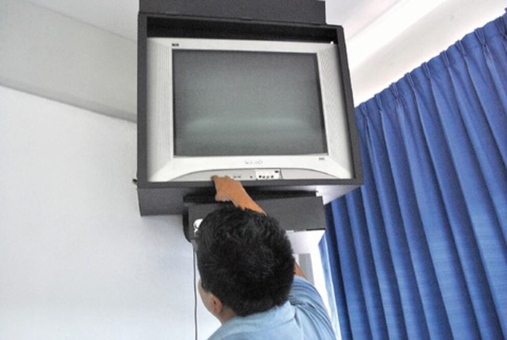 Falta de reglas en telecom lo frenan