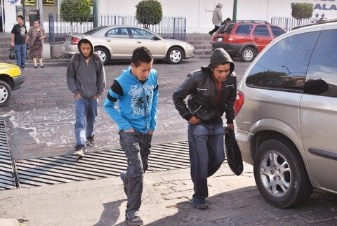 Al alza, alumnos que trabajan