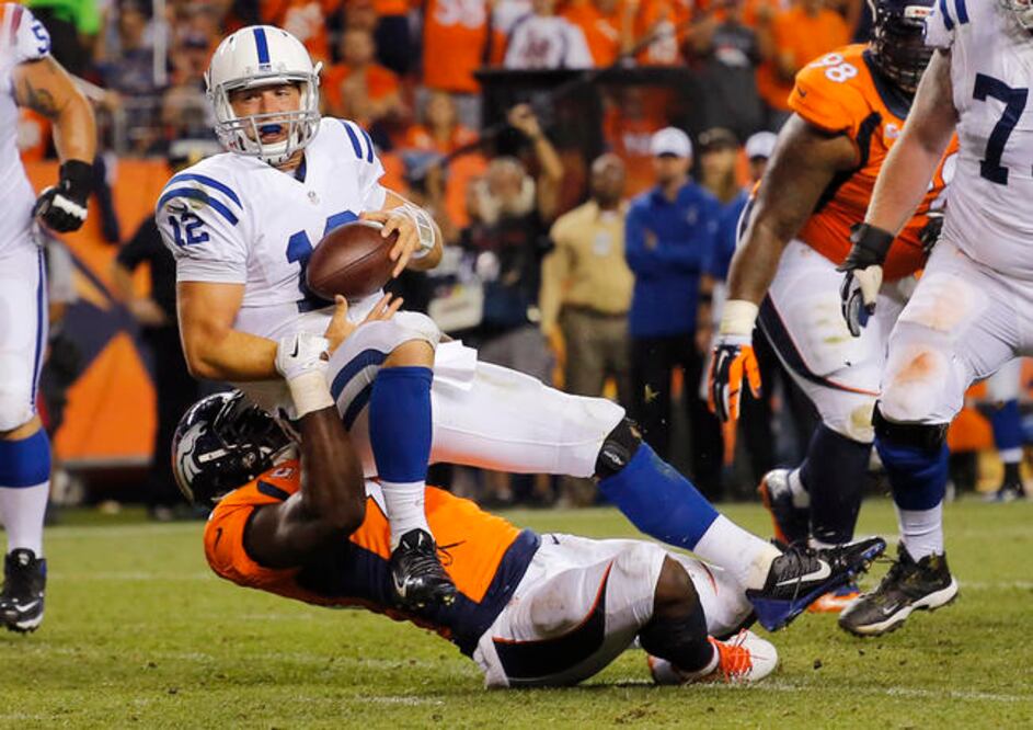 Gracias en gran parte a la defensiva que forjaron durante varios años, los Broncos consiguieron en el Super Bowl 50 su tercer anillo de campeonato (ARCHIVO. EL UNIVERSAL)