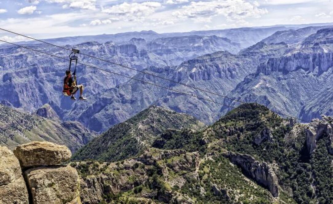 Tirolesa y vértigo en el Parque de Aventura Barrancas del Cobre. / Foto: Istock