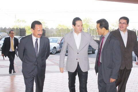 Festejan encuentro con profesionistas  