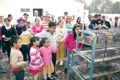 Comparte Sedena trabajo agropecuario
