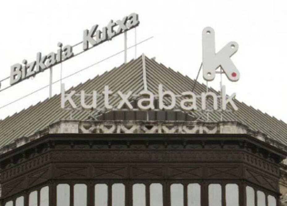 Suspende banco español embargos tras suicidio