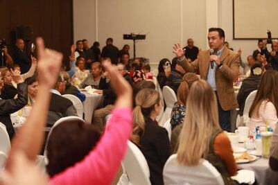 Luis Nava reforzará apoyo para adultos mayores