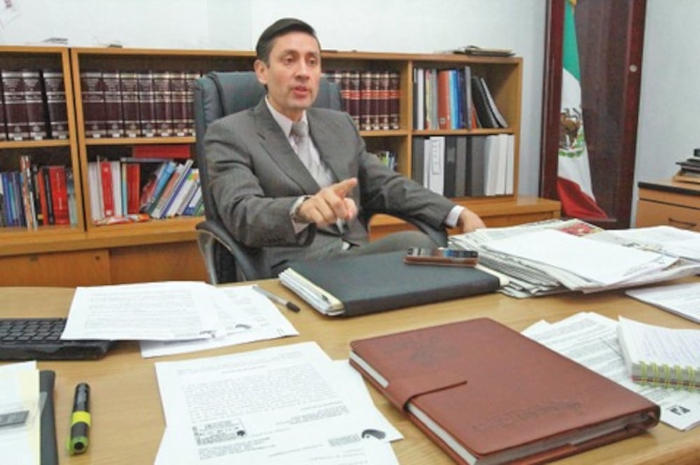 Nava pide resarcir daños en su contra