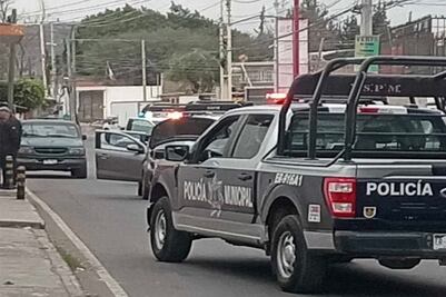 Detienen a tres sujetos con réplica de arma de fuego en San Juan del Río