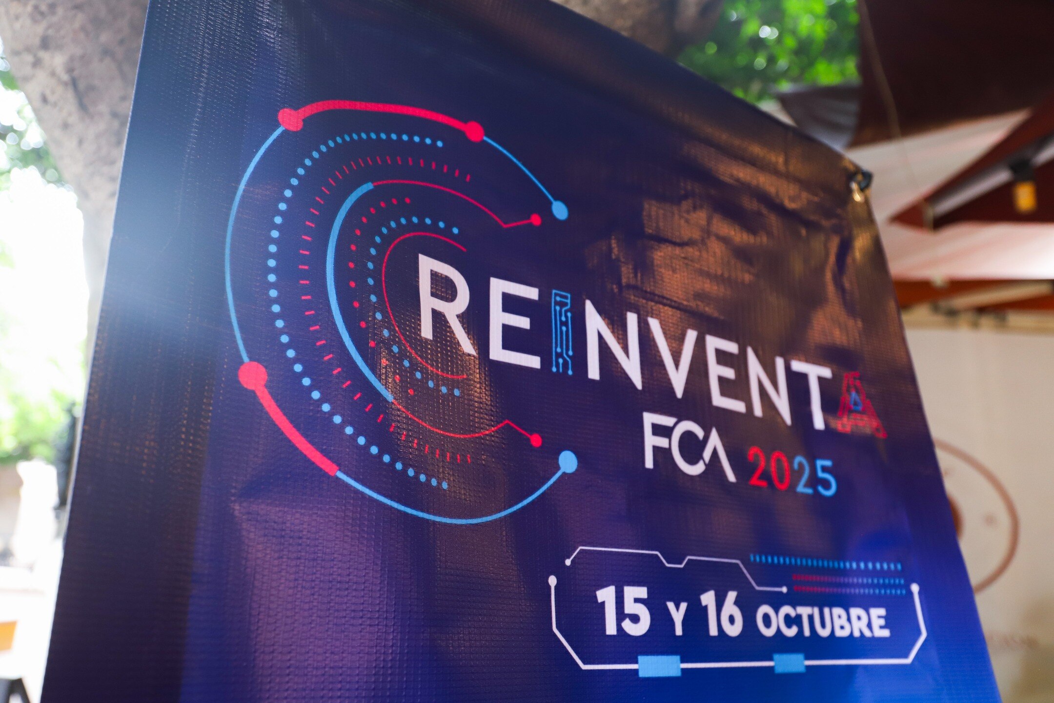 IA y sentido humano se exploran en el Congreso Reinventa FCA 2025