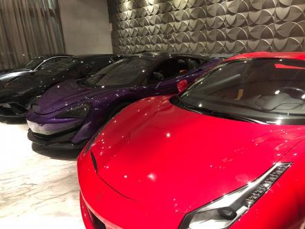Aseguran 27 carros de lujo en cateos realizados en Guanajuato