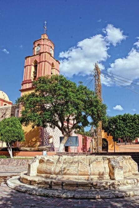 Crece turismo para capillas otomíes