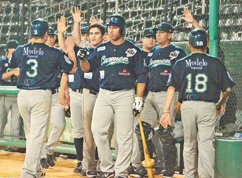 Delfines nada hacia la postemporada