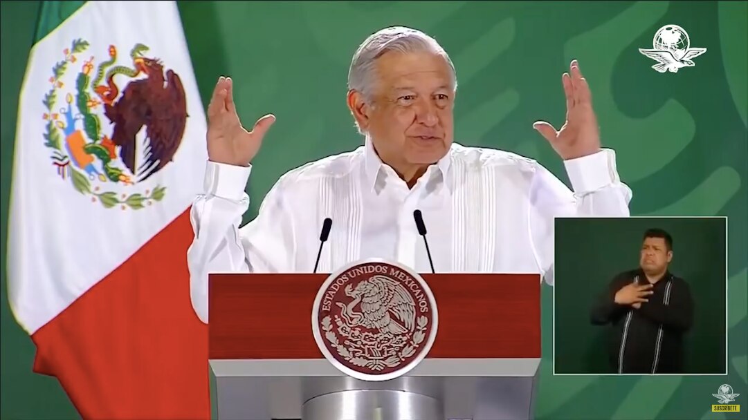 "Descaro y vergüenza" que Walmart y Bimbo se ampararon contra ley eléctrica: AMLO