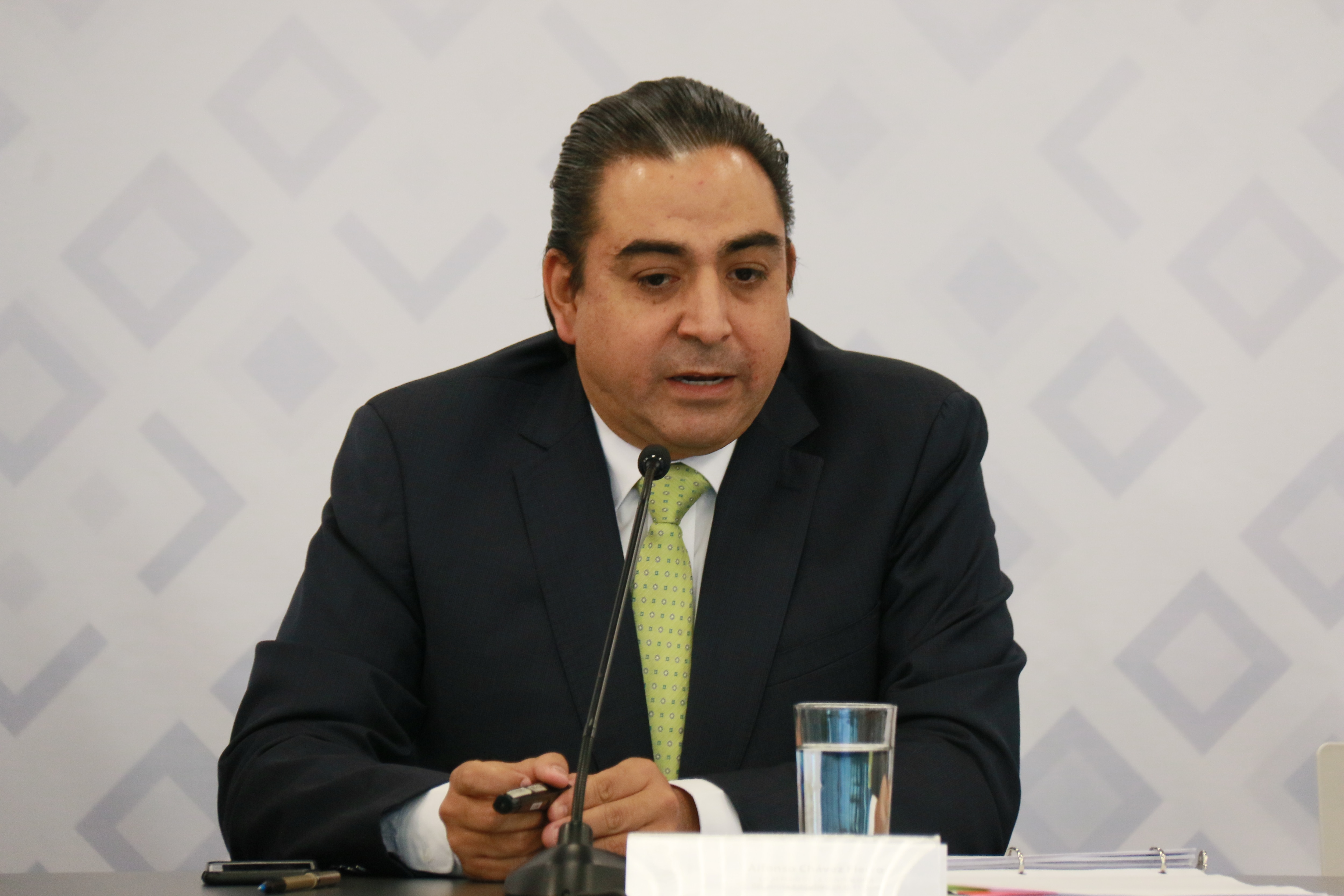 Contraloría tiene 375 casos abiertos