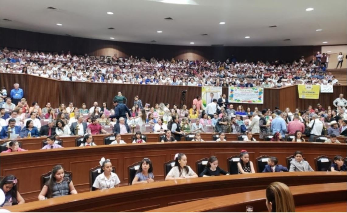 Realizan parlamento infantil en Congreso de Sinaloa