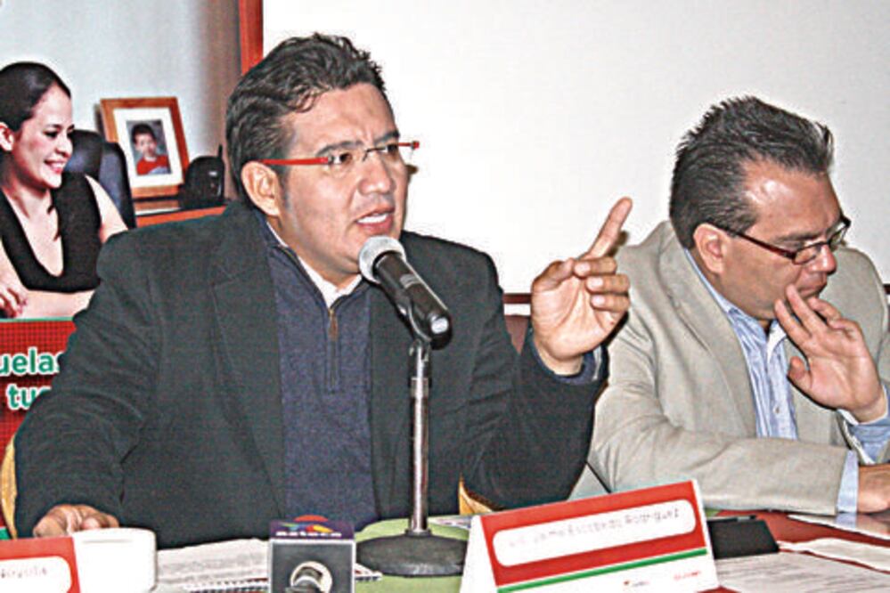 Docentes se suman a paro 