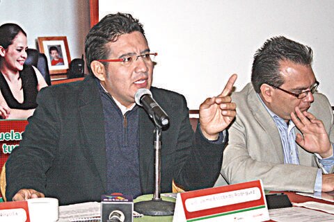 Docentes se suman a paro