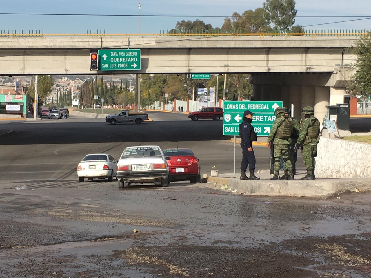 Muere menor a tiros en incidente de tránsito 