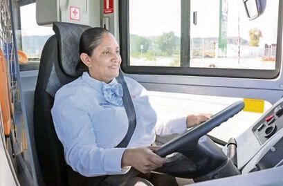 Qrobús seguirá contratando a mujeres para conducir el transporte público