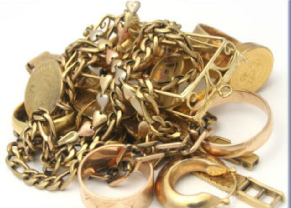 Roban lote de joyas de casa habitación