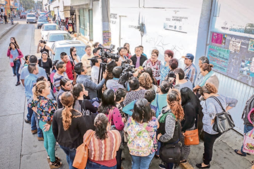 Los padres de los 70 menores que acuden al Centro de Atención Infantil Comunitario fueron notificados de los riesgos que representa el lugar que se localiza en el mercado Escobedo (OBTURE PRESS)